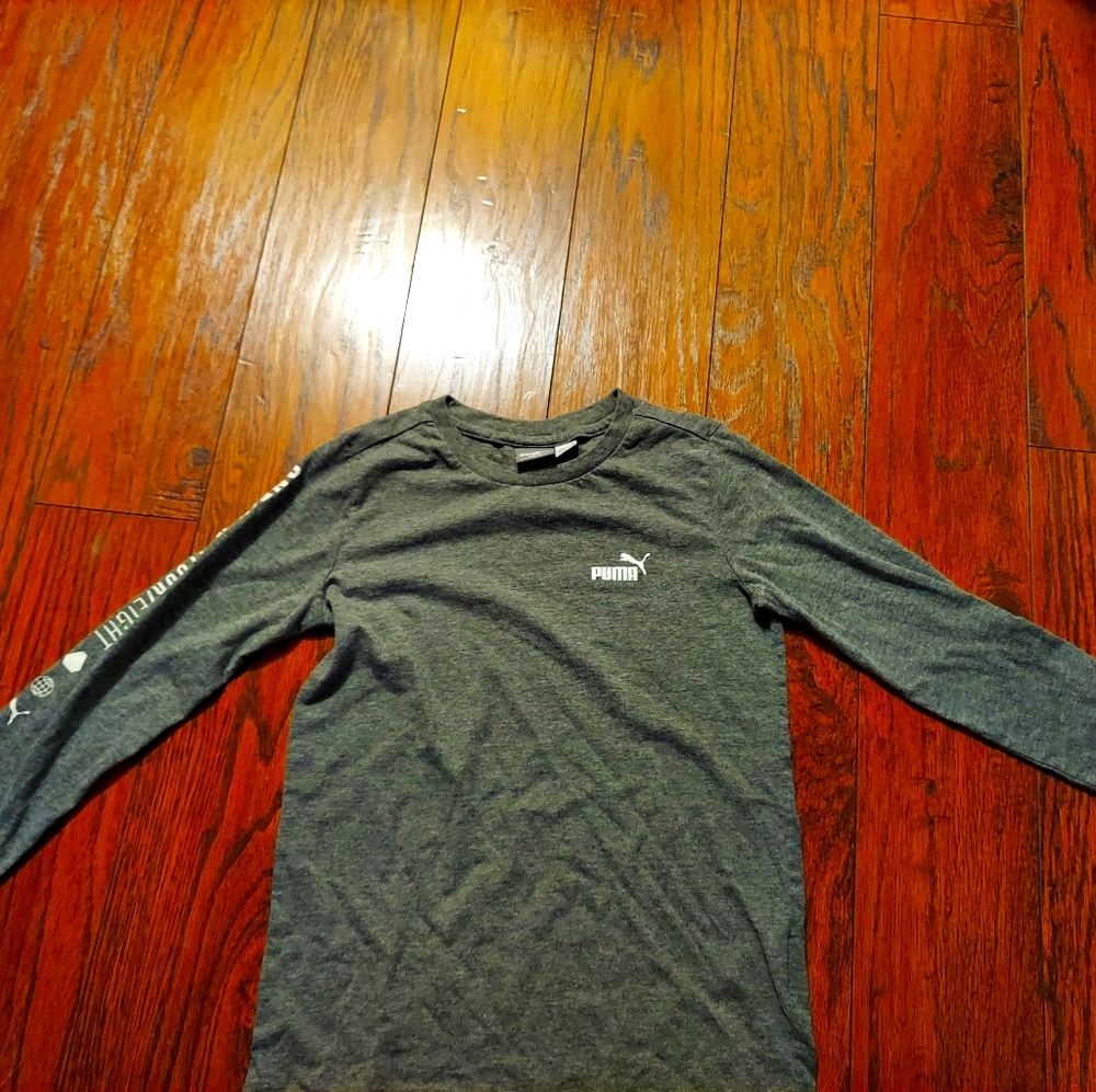 Long sleeve Gray Puma size 6-7